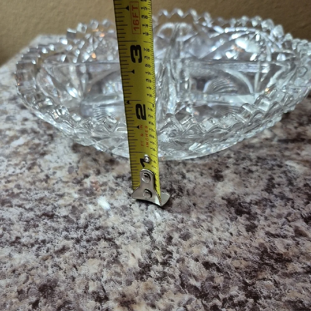 Elegant Crystal Cut Glass Bowl - Picture 7 of 7